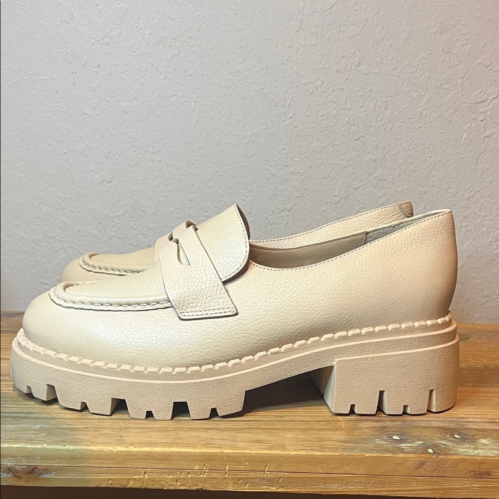 NWOB Seychelles Cream Chunky Loafers size 9.5
